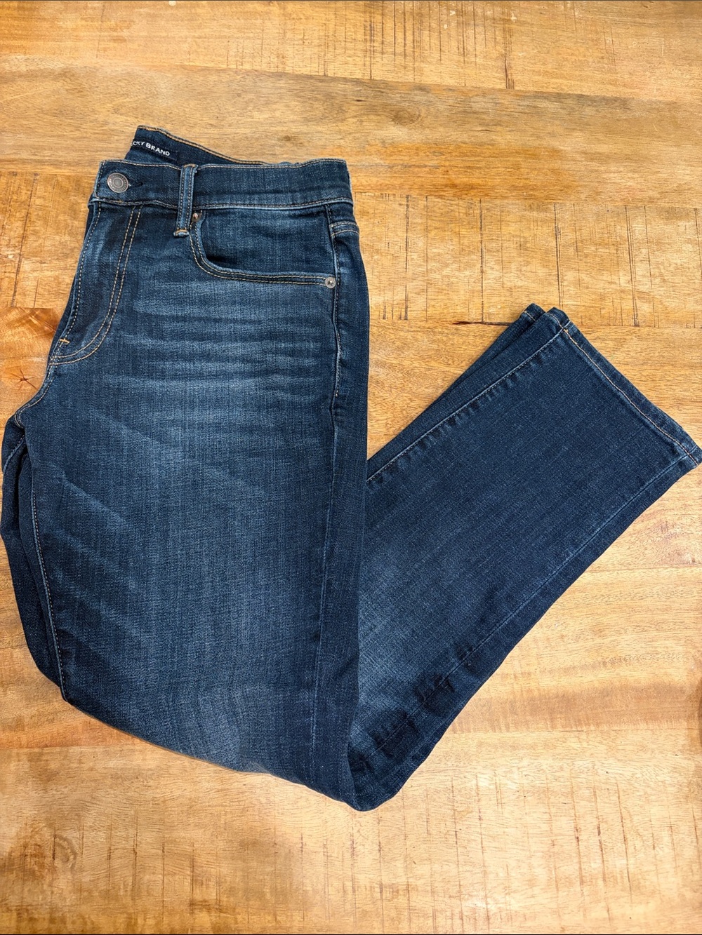 Lucky Brans Men's Dark Wash Blue Jeans - 410 Athletic Straight 30x30